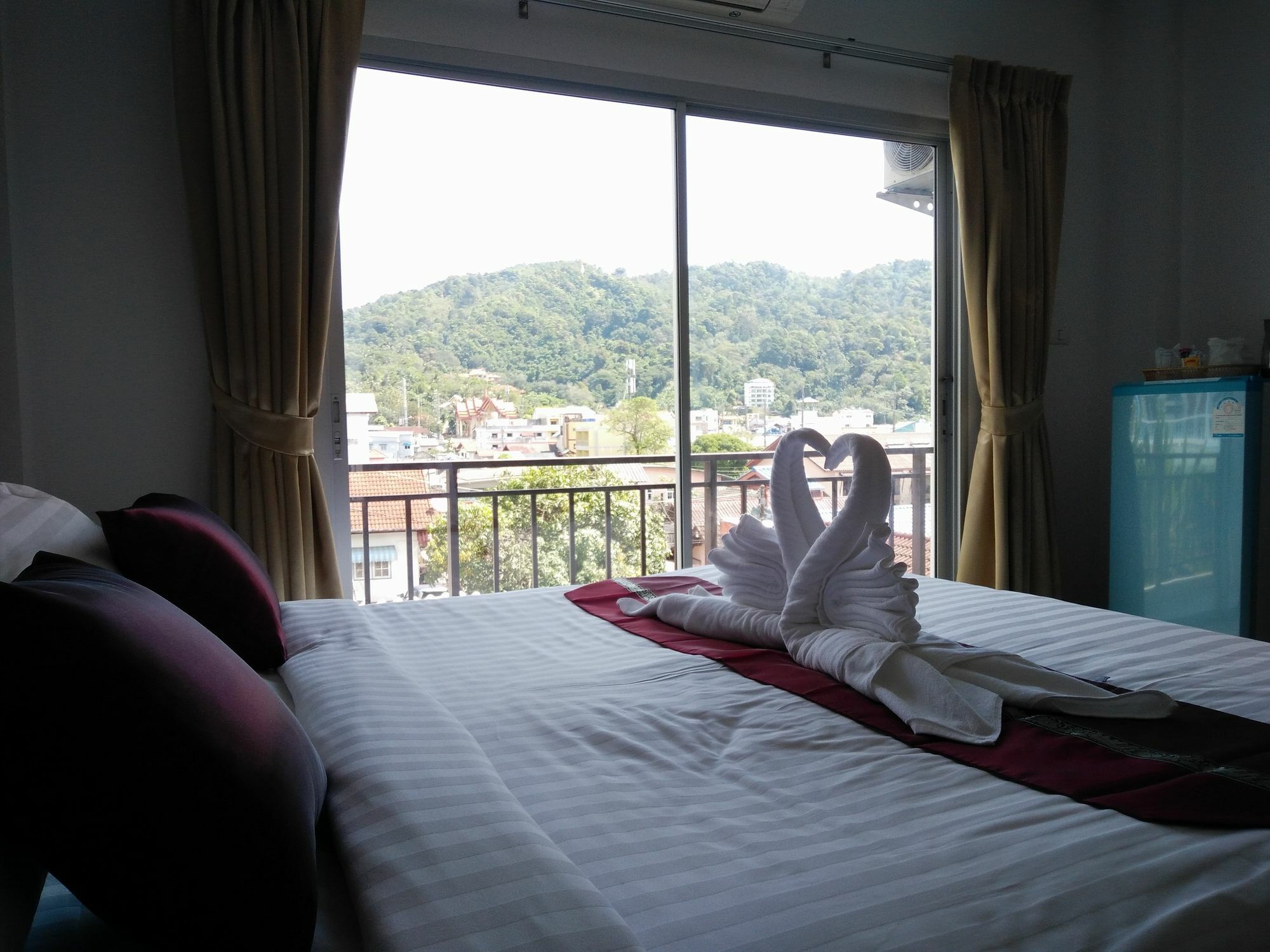 Готель White Sky Boutique Patong Екстер'єр фото