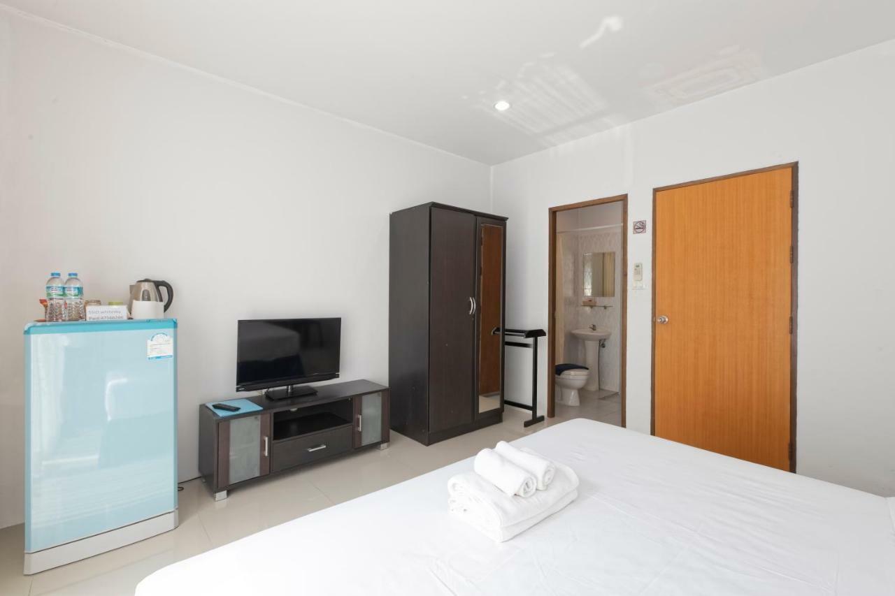 Готель White Sky Boutique Patong Екстер'єр фото